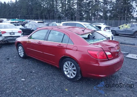 2010 Chrysler Sebring Limited z USA, uszkodzony, nr VIN 1C3CC5FD0AN190676